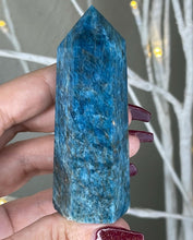 Load image into Gallery viewer, Blue Apatite Tower
